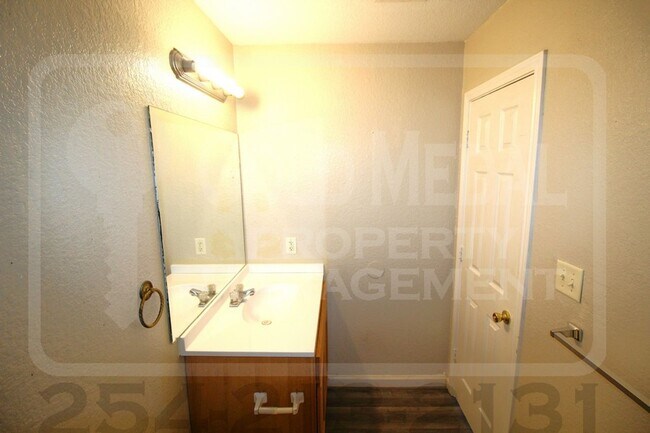 Building Photo - 3410 Cantabrian Dr