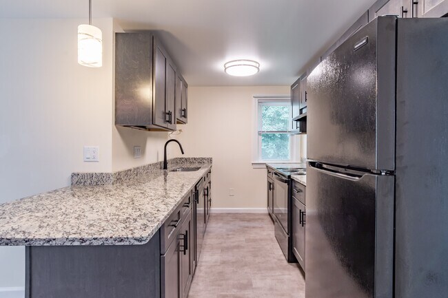 Building Photo - 179 Chestnut St