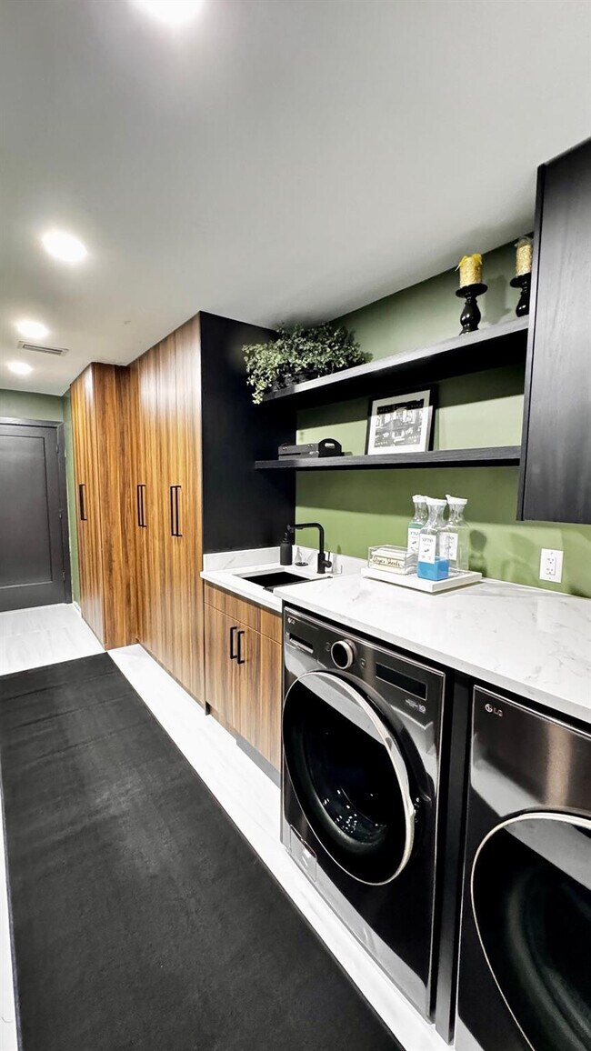 Building Photo - 4101 NW 10th St