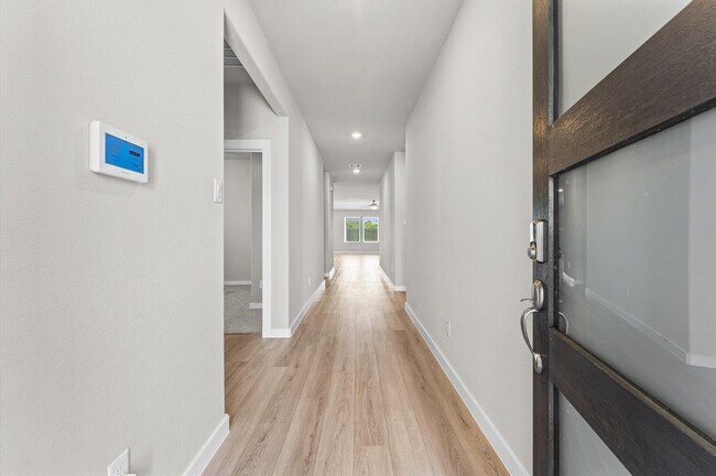 Building Photo - 10520 Deussen Ln