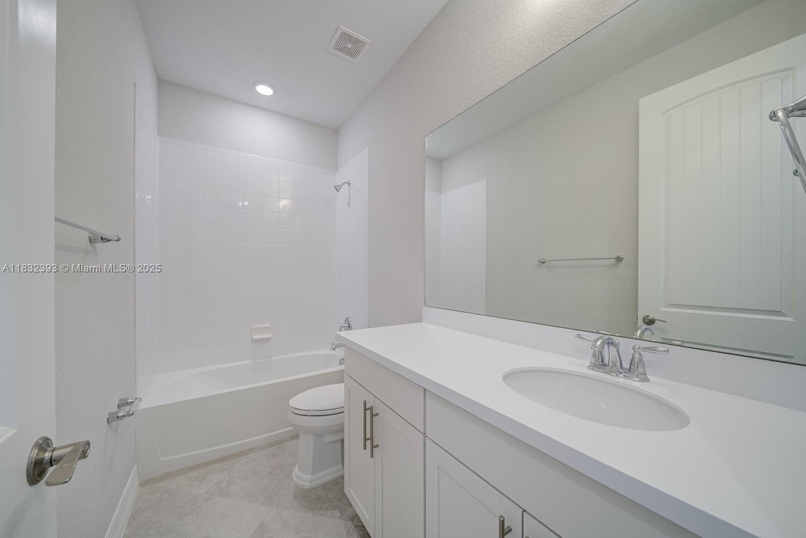 Building Photo - 1280 Eucalyptus Dr