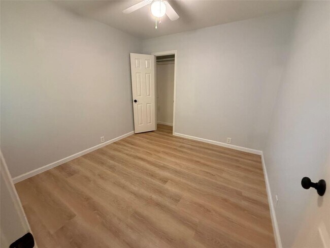Building Photo - 2125 Kaiser Dr