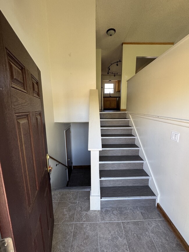 Building Photo - 2931 Carmel Dr