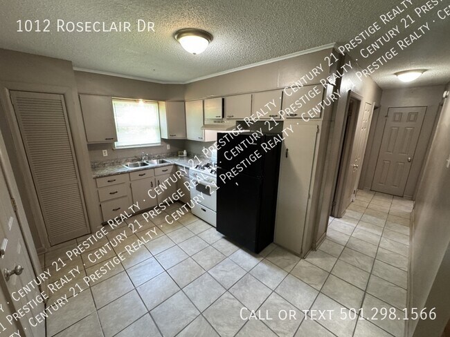 Building Photo - 1012 Roseclair Dr