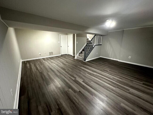 Building Photo - 8121 Fenwick Ct