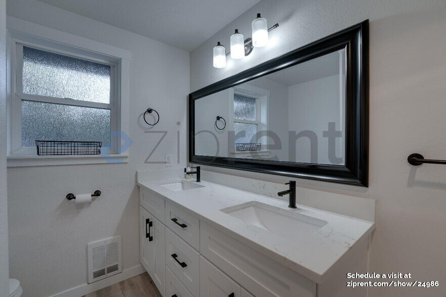 Building Photo - 732 Natalie Pl