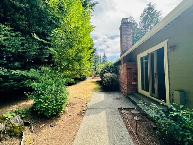 Building Photo - 3bd/2ba Duvall House