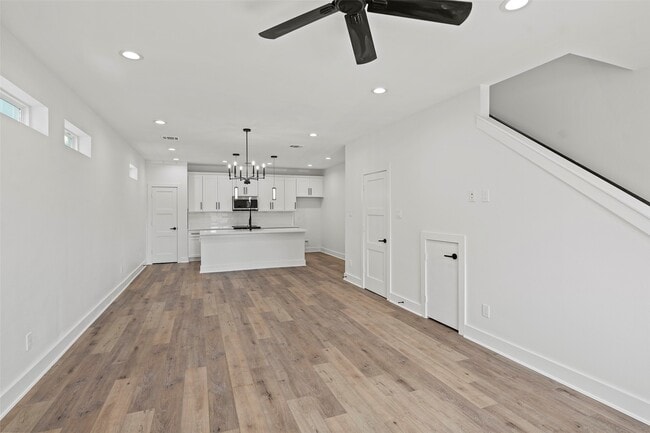 Building Photo - 8417 Venus St