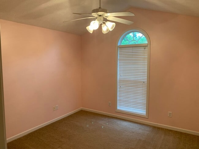 Building Photo - Cute 3/2 Home in Ogletree Village