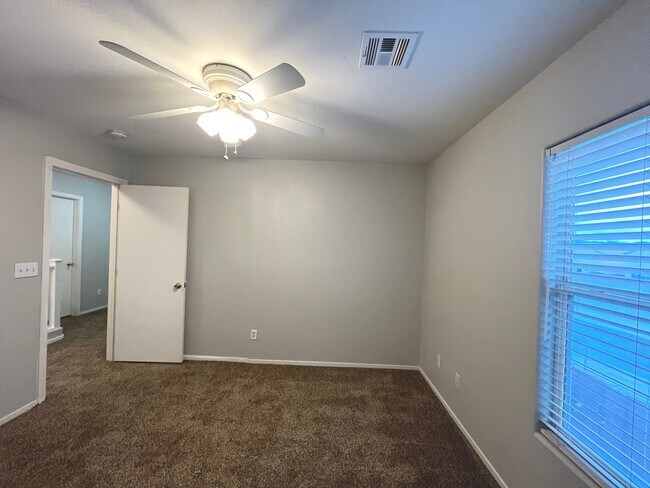 Building Photo - 1847 sq ft, 2 story, 4 Bedroom, 2 1/2 bath, 2 Car Garage home in the Vibrant city of Las Vegas.