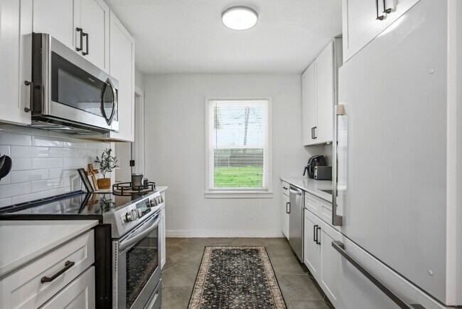 Building Photo - 2837 S Hills Ave