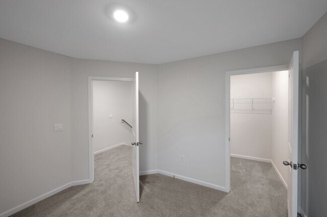 Building Photo - 114 Holmes Corner Dr