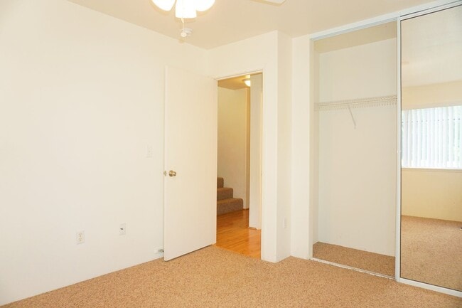 Building Photo - Centrally located Waipahu Single Family Home!