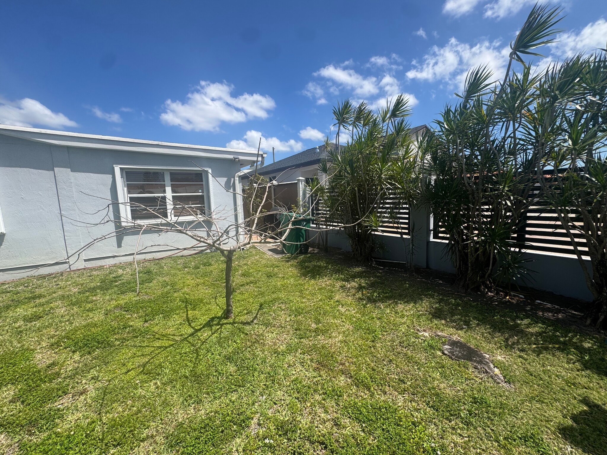 Building Photo - 401 SW 78th Pl