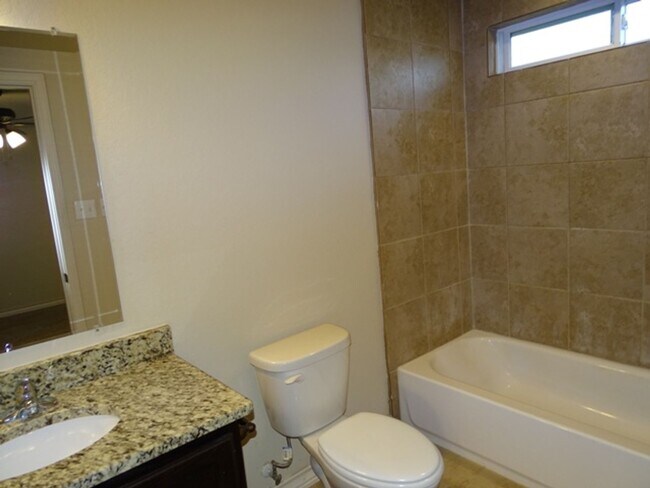 Building Photo - 6619 Arancione Ave