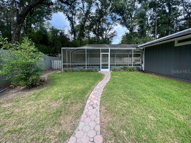 Building Photo - 1726 SW 77 Terrace
