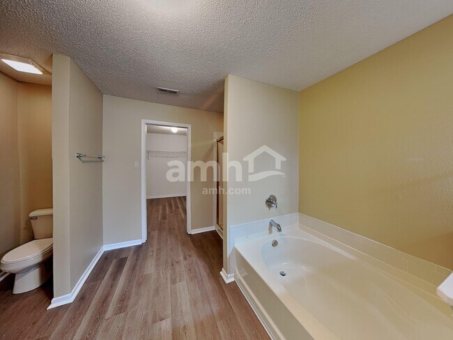 Building Photo - 10709 McClain Dr