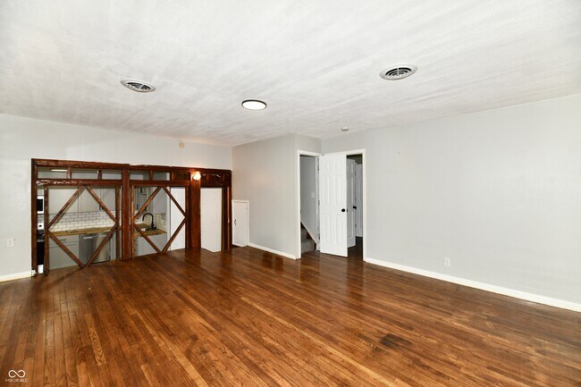 Building Photo - 3550 Eisenhower Dr