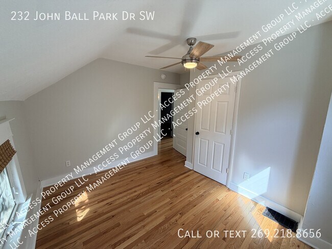 Building Photo - 232 John Ball Park Dr SW