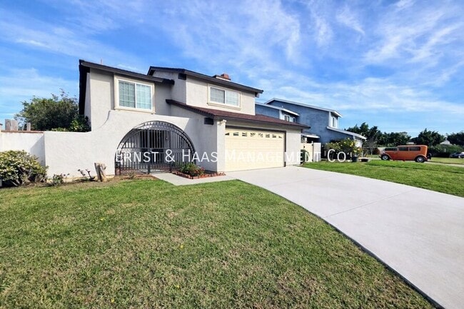 Building Photo - 1219 E Jay St