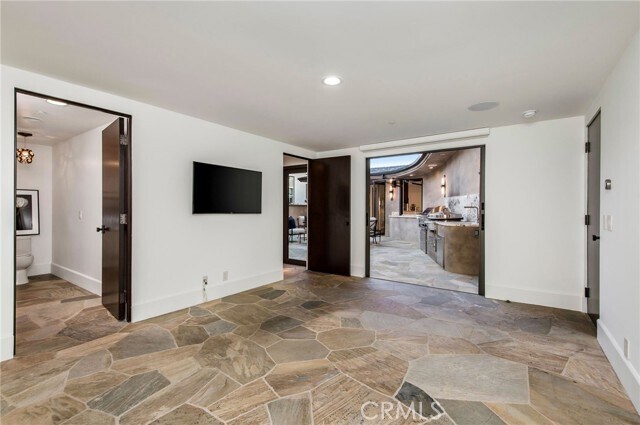 Building Photo - 26 S La Senda Dr