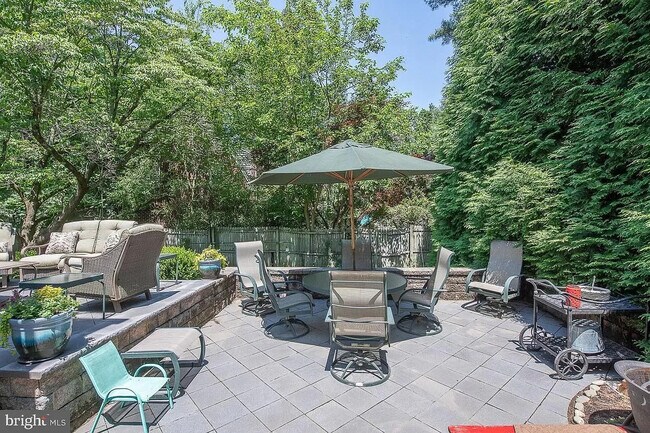 Building Photo - 412 Grange Rd