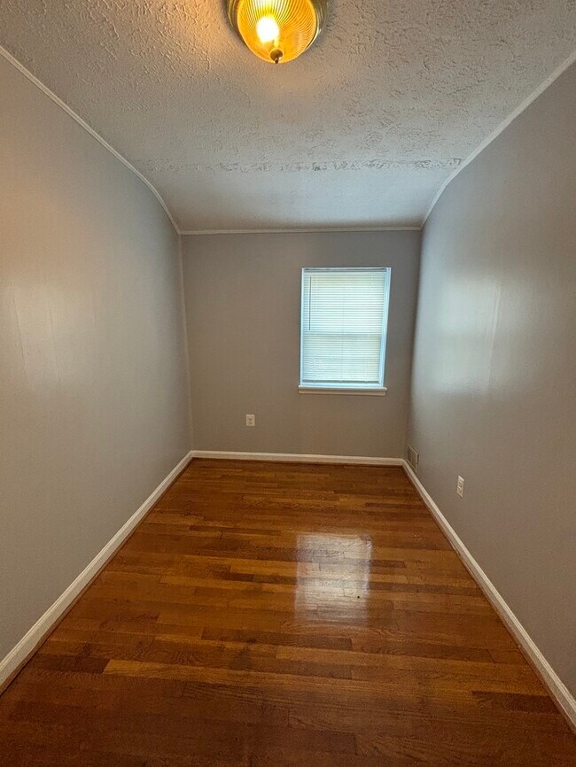 Building Photo - 3 bedrooms in 21239
