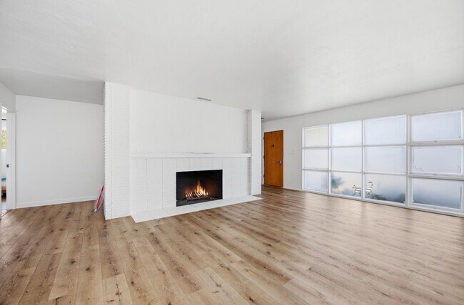 Building Photo - 6105 Dorothy Dr