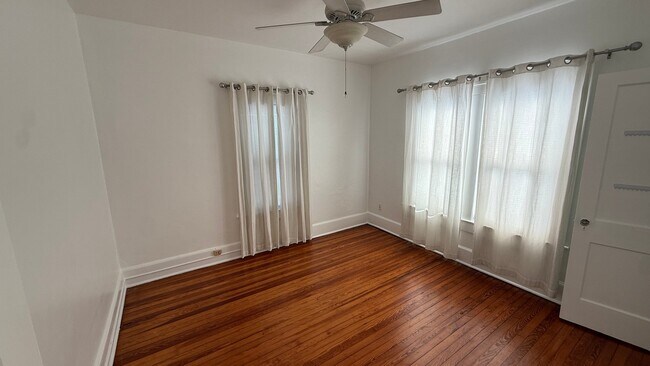 Building Photo - 715 Delaney Park Dr