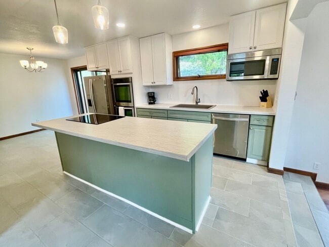 Building Photo - 3 Bedroom Townhome in Durango