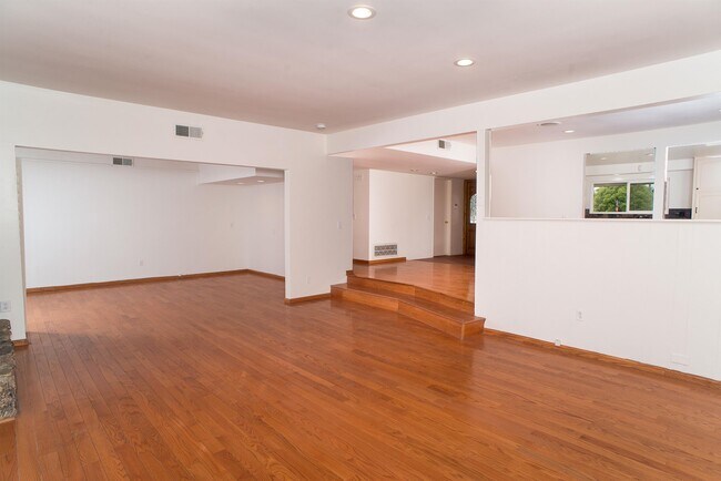 Building Photo - 18624 Kenya St