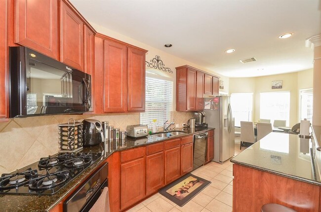 Building Photo - 6134 Vadini Shores Ln