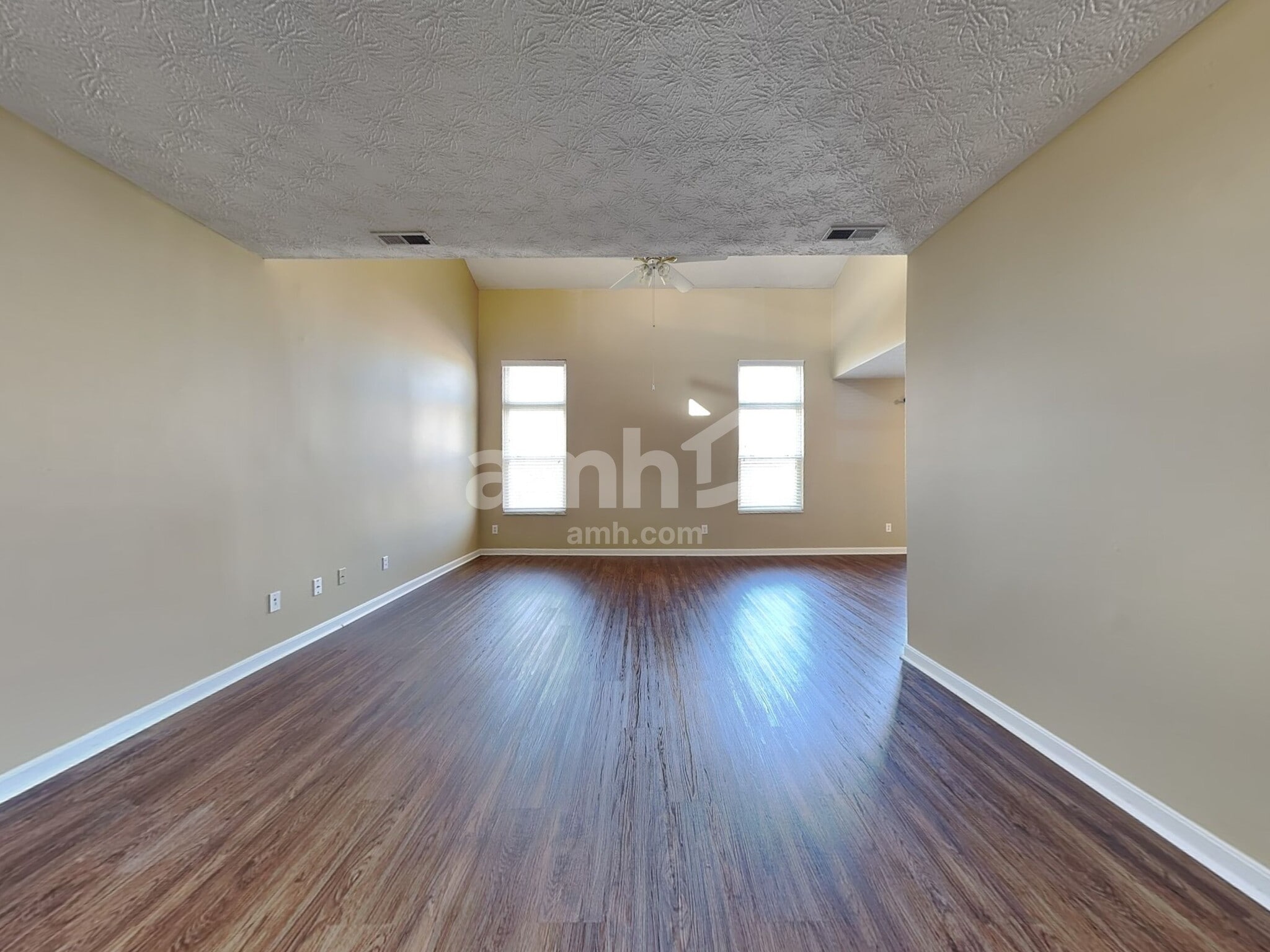 Building Photo - 71 Meadowcrest Dr