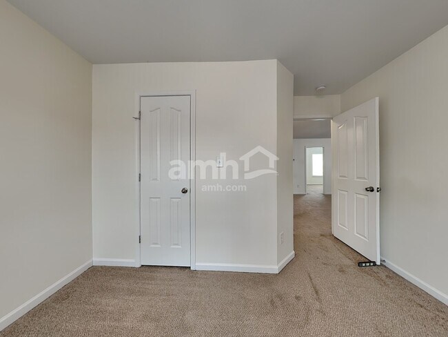 Building Photo - 836 Jennifer Lane