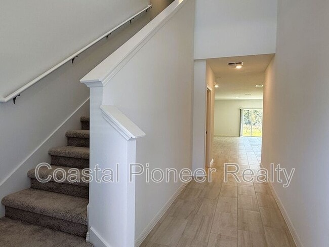 Building Photo - 17614 Pleasantview Blvd