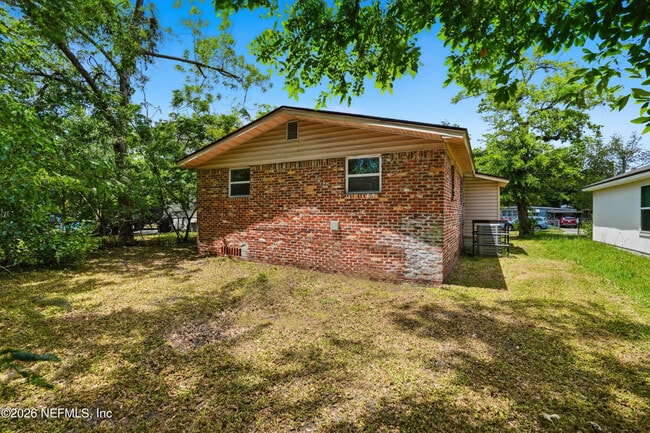 Building Photo - 2154 Placeda St