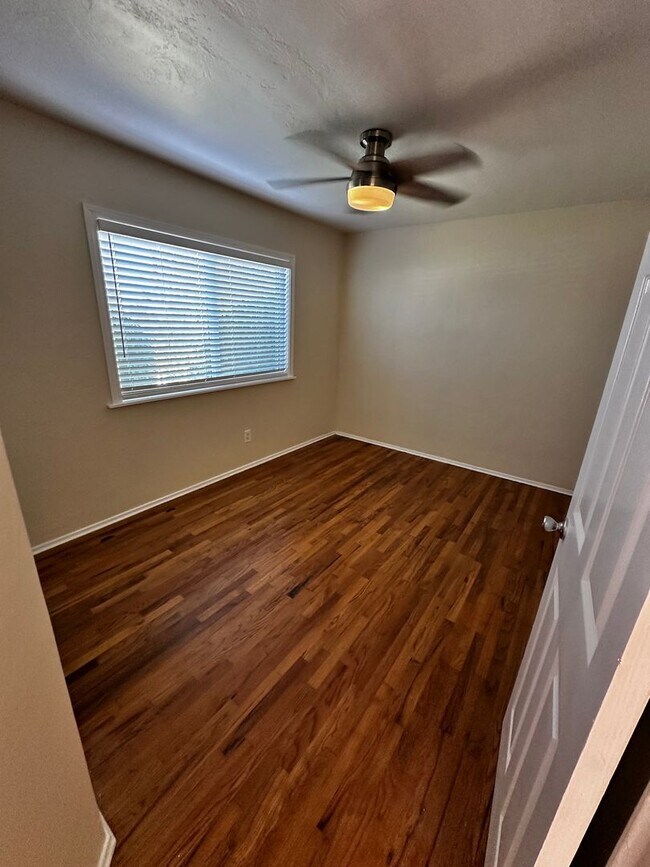 Building Photo - SILVER STRAND BLVD DUPLEX