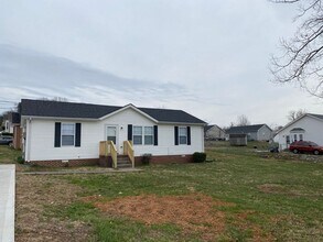 Building Photo - Newly remodeled 3 Bdr 2 Bath conveniently ...