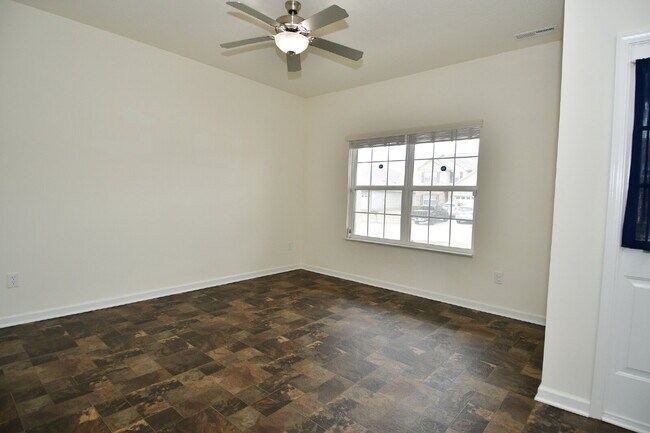 Building Photo - Spacious 5-bedroom, 3 full bath home in the Greenwood/Clark Pleasant area