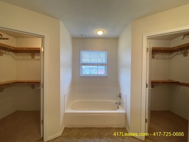 Building Photo - 1849 W Farm Rd 102