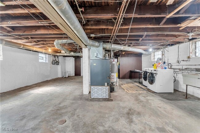 Building Photo - 4931 E 109th St