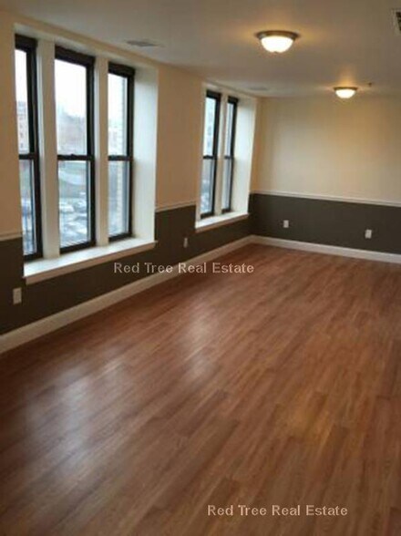 Building Photo - 1126 Boylston St