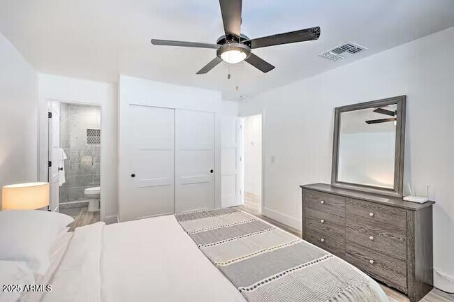 Building Photo - 310 E Papago Dr