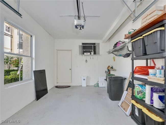 Building Photo - 9071 Las Maderas Dr