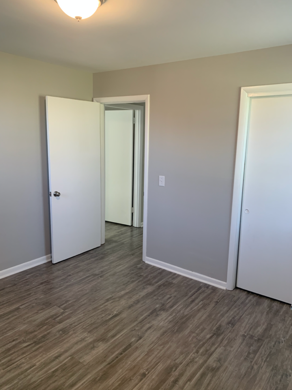 Building Photo - 317 Bonnaridge Dr