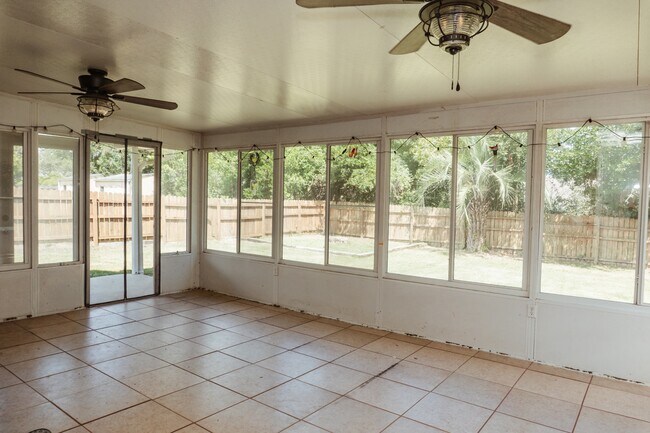 Building Photo - 2813 Atoka Trail