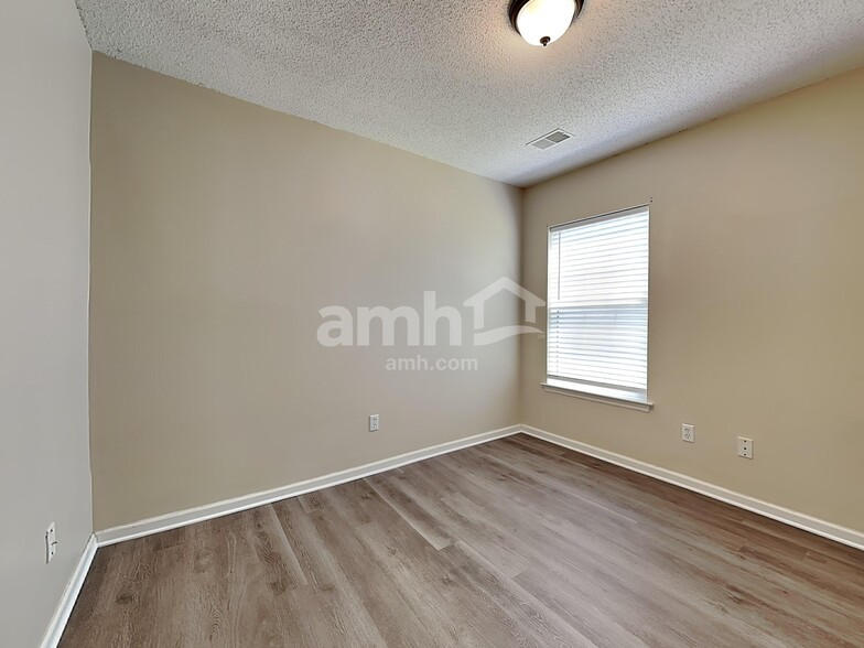 Building Photo - 537 Beverly Dr