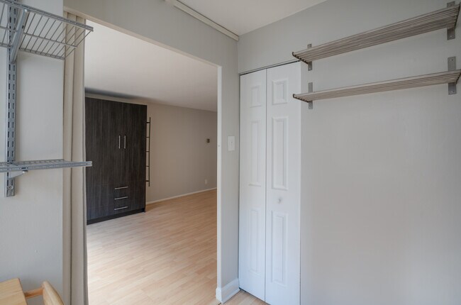 Building Photo - 1420 N St NW