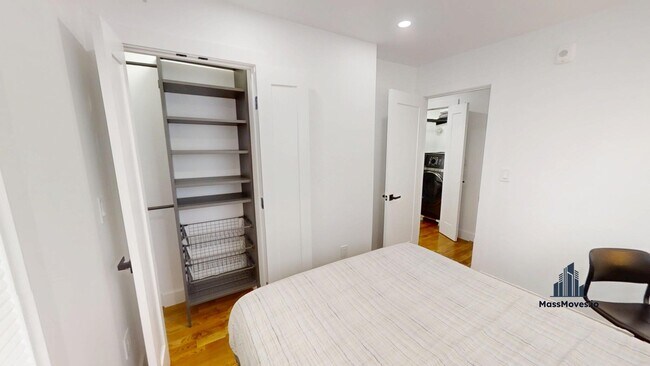 Building Photo - 36 Shepard St