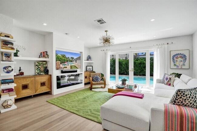 Building Photo - 3206 Robbins Rd